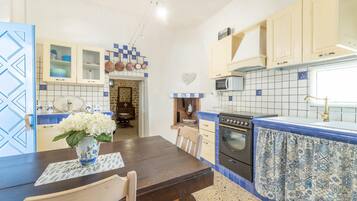 Frigorifero, microonde, forno, lavastoviglie