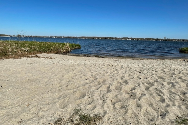 Voli pantai, mendayung, dan memancing