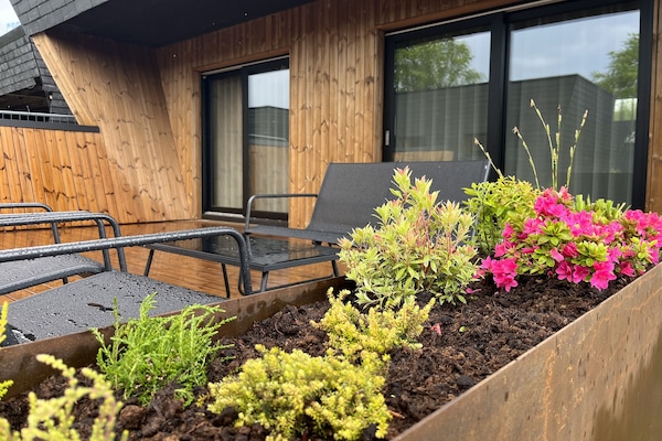 Suite Keluarga, 2 kamar tidur, Bebas Asap Rokok, kamar mandi pribadi | Teras/patio