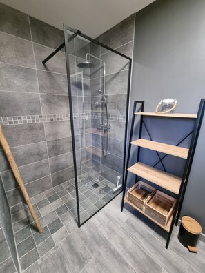 Badewanne, Haartrockner