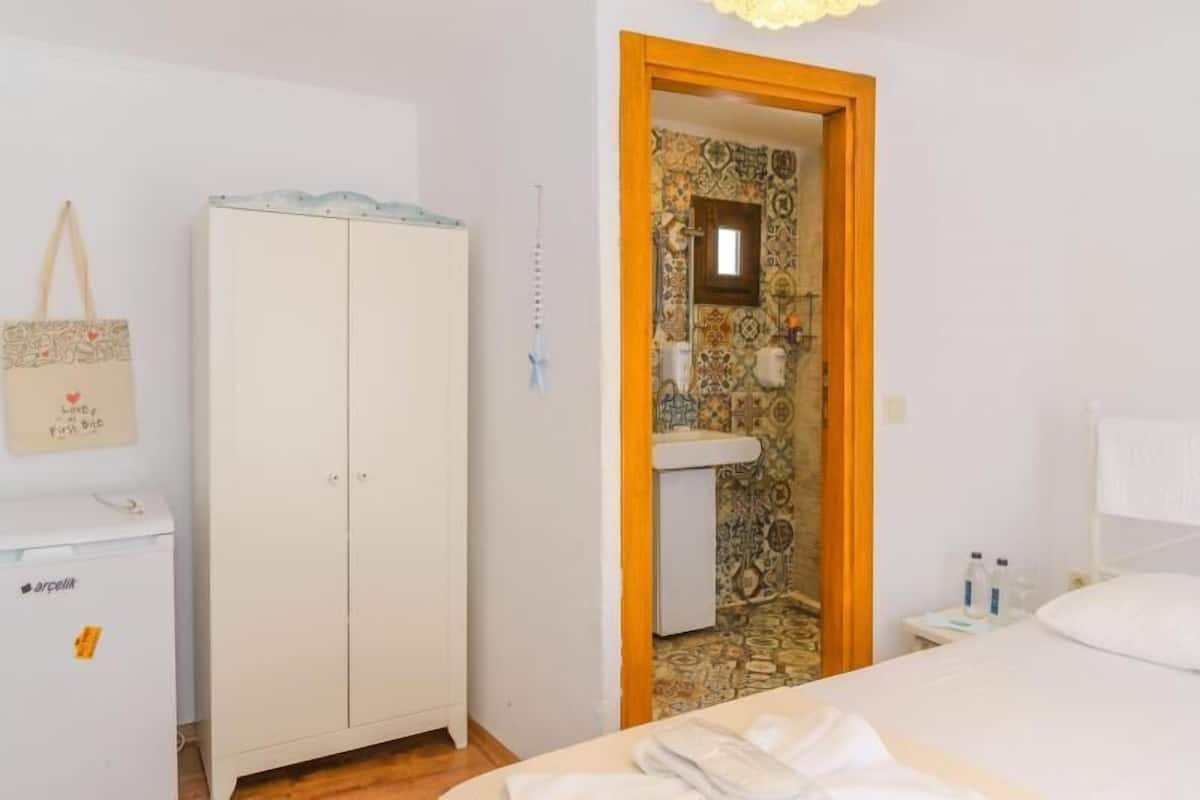 Standard Room | 2 bedrooms, Egyptian cotton sheets, premium bedding, desk