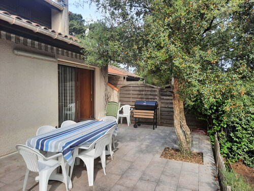 Family Villa with Terrace, Near Beach and Shops in Seignosse