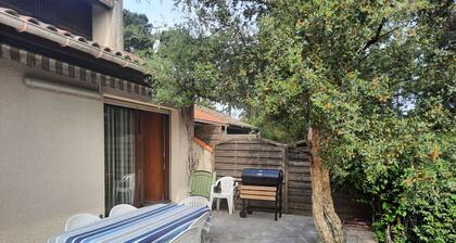Family Villa with Terrace, Near Beach and Shops in Seignosse