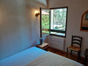 2 bedrooms