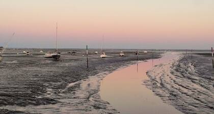 Andernos view Bassin oyster port charming bright studio with balcony!