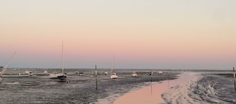 Andernos view Bassin oyster port charming bright studio with balcony!