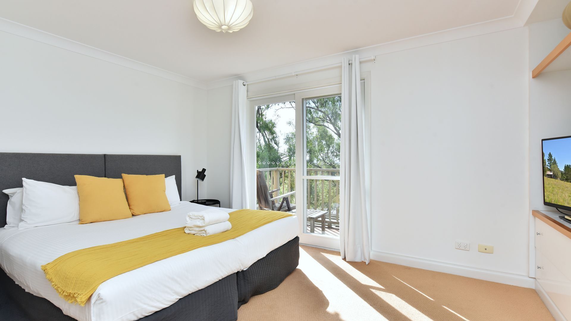 3 bedrooms, iron/ironing board, WiFi