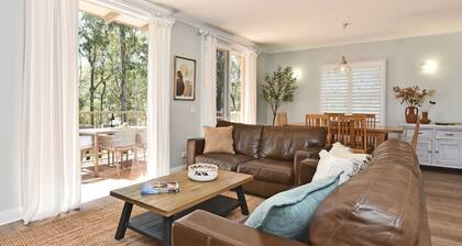 Villa 2br Pinot Grigio Villa located within Cypress Lakes Resort