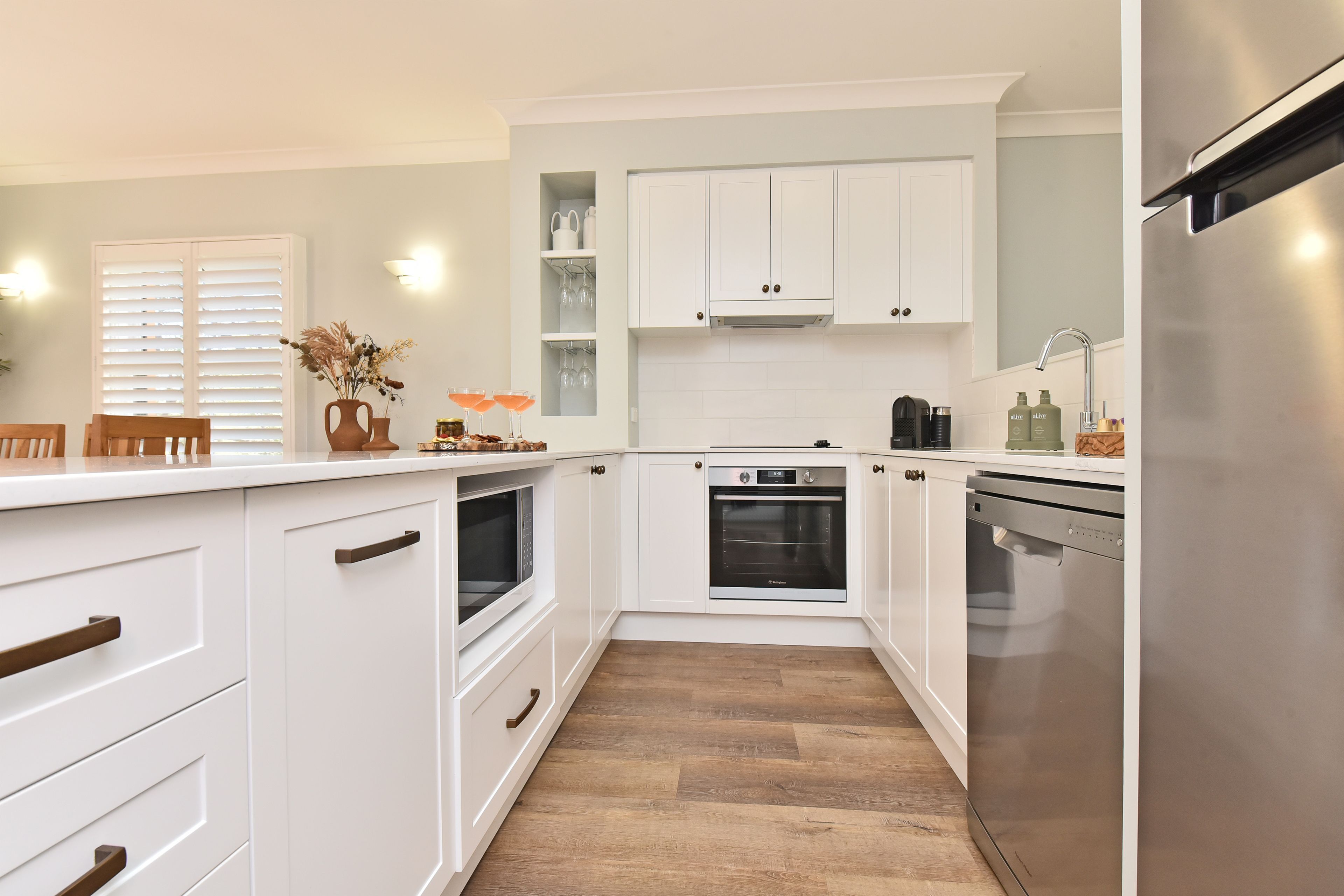 Coffee/tea maker, fridge, microwave, oven