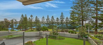 Regency Court 4 - The Entrance North