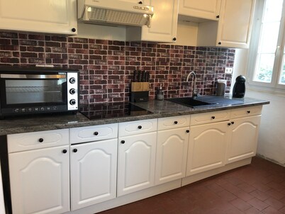 Maison Garde Barrière Taizé