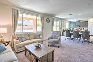 TV, video games - Sacramento Retreat w/ Yard ~ 13 Mi to Dtwn! (Sacramento)