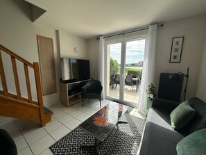TV - Charming 4-room duplex with pool, perfect for 6 people (Dives-sur-Mer)