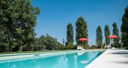 Charming and relaxing apartment with pool