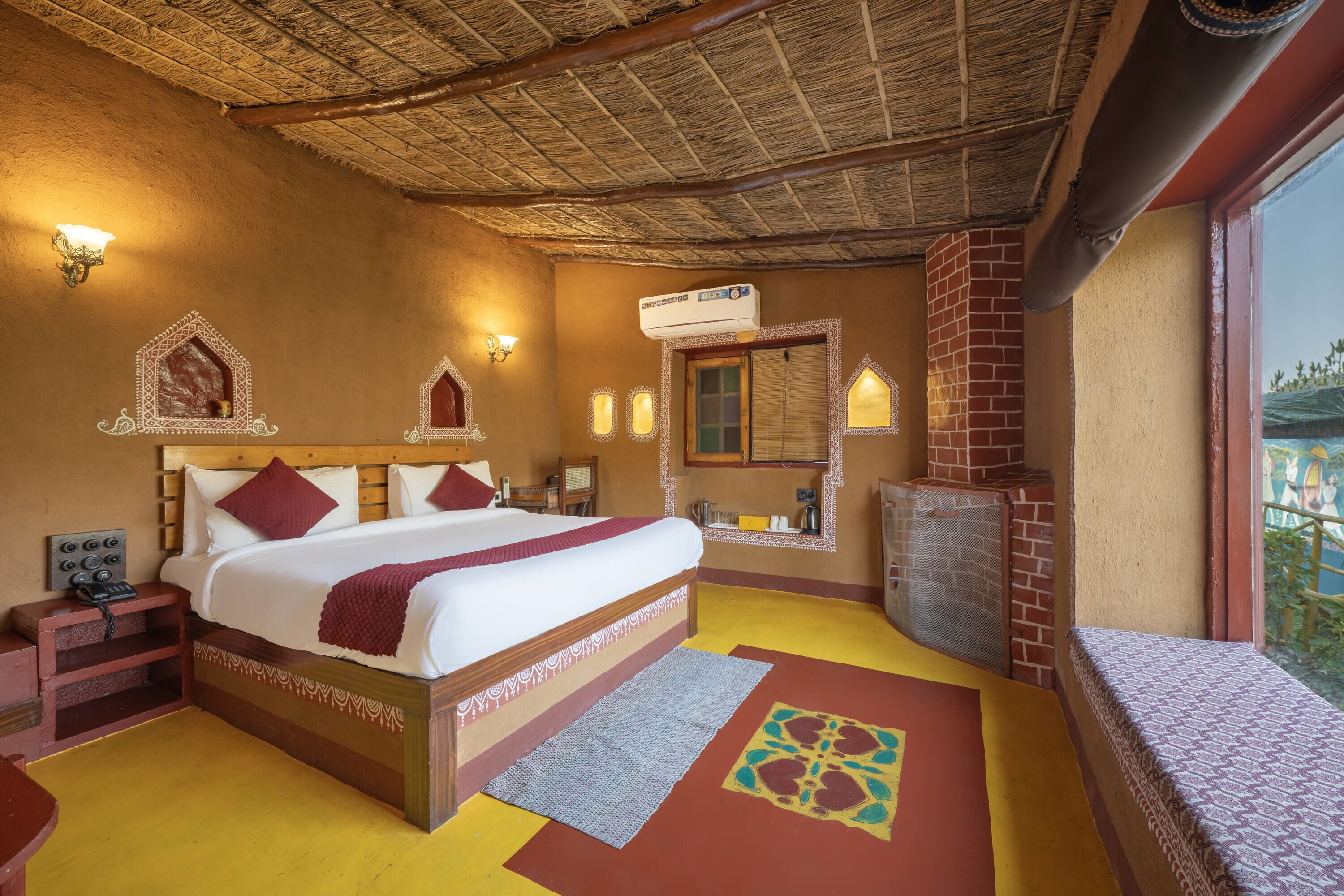 Comfort Triple Room, Mountain View | Desk, laptop workspace, free WiFi, bed sheets