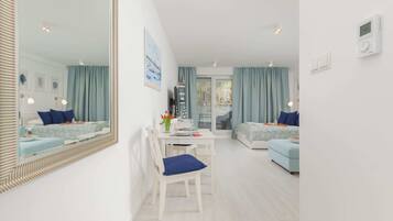 Bügeleisen/Bügelbrett, WLAN, Bettwäsche