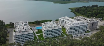 Comfortable Studio with Balcony | Pool | Parking | Close to the Beach