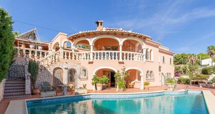 Villa 'Prestige' avec vue sur la mer, piscine et Wi-Fi