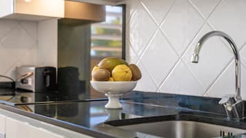 KylskÄp, mikrovÄgsugn, ugn och spishÀll