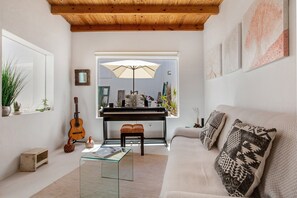 TV - Vacation Home 'La Casa de Petrita' with Mountain View, Garden & Wi-Fi (Pájara)