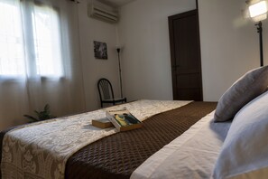 2 camere, una scrivania, Wi-Fi, lenzuola