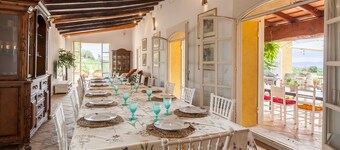 Casa de vacaciones 'Lidia' con vistas a la montaña, piscina privada y Wi-Fi