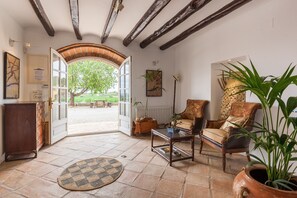 Interior - Lidia Rural House for Groups: Pool, Views & Unique Experiences (Sant Martí Sarroca)