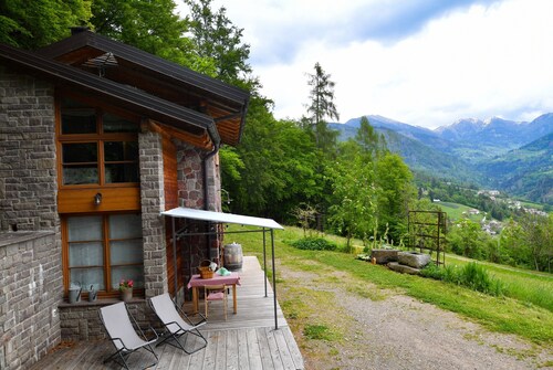 Chalet „Baita Al Rossat“ mit Bergblick, Garten und WLAN