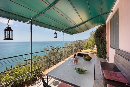 Apartment "Casa Gelsomino" with Sea View, Wi-Fi, Garden and Terrace