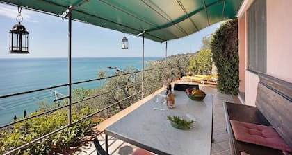 Apartment "Casa Gelsomino" with Sea View, Wi-Fi, Garden and Terrace