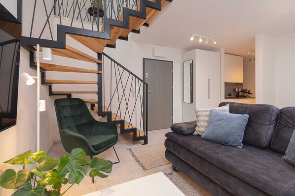 TV - Zaciszna 13 Niechorze | Two-level Apartment Near the Beach | Balconies & Parking (Niechorze)