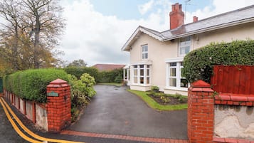 Cottage | Property grounds