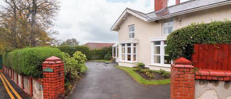 Cottage | Property grounds
