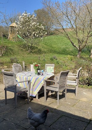 Outdoor dining - Stunning Somerset Farmhouse set in its own valley. (Dinnington)