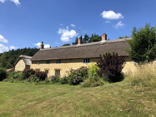 Exterior - Stunning Somerset Farmhouse set in its own valley. (Dinnington)
