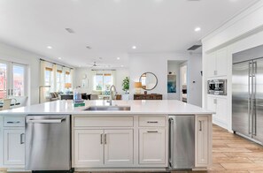 Microwave, dishwasher, coffee/tea maker, toaster - Beach View, Private Pool, 4 BR Private Home (St George Island)