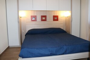 2 bedrooms, WiFi - Holiday apartment Two room apartment with pool (Lazise)