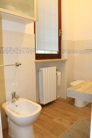 Shower - Holiday apartment Two room apartment with pool (Lazise)