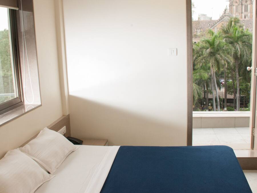 Rom – standard | Skrivebord, skrivebord for bærbar PC og wi-fi (inkludert)