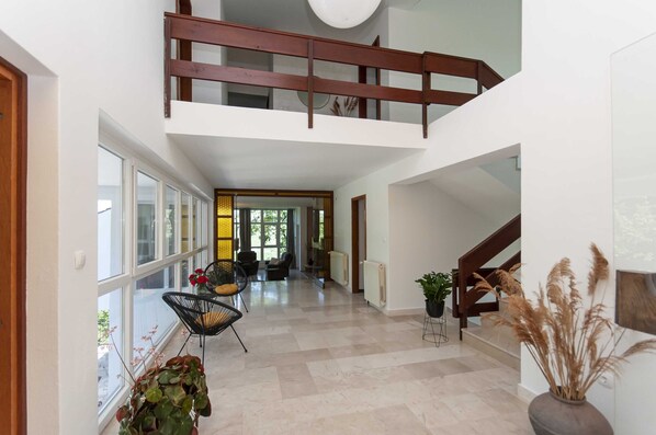 Villa (Five bedroom villa with swimming pool) | Interior