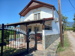 Exterior - Private 2 floors holiday home in Leptokarya. (Leptokarya)