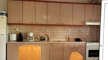 Fridge, oven, coffee/tea maker, toaster