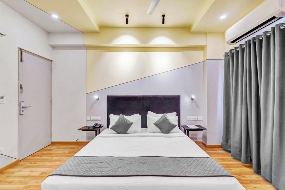 Hypo-allergenic bedding, desk, laptop workspace, soundproofing