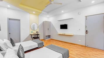 Habitación Deluxe con 1 cama matrimonial o 2 individuales | Ropa de cama hipoalergénica y escritorio