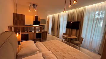 1 habitación, ropa de cama hipoalergénica y muebles diferentes