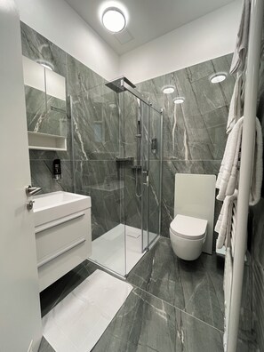 Standard Apartment, Patio | Bathroom | Shower, hair dryer, towels, soap - Street Living Hotel (Vienna)