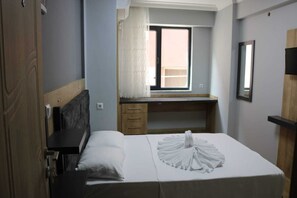 標準單人房 | 書桌、筆電工作空間、免費無線上網