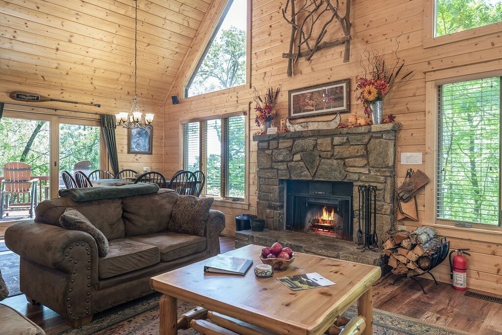 Rustic Roost at Rumbling Bald