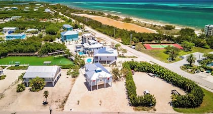 Martin`s Beach House Coco Plum Dream on Avenue G 4 bedroom 3 bath with pool and jacuzzi and 30 ft of dockage