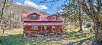 Riverside Cabin with Hot Tub and firepit pet Friendly
